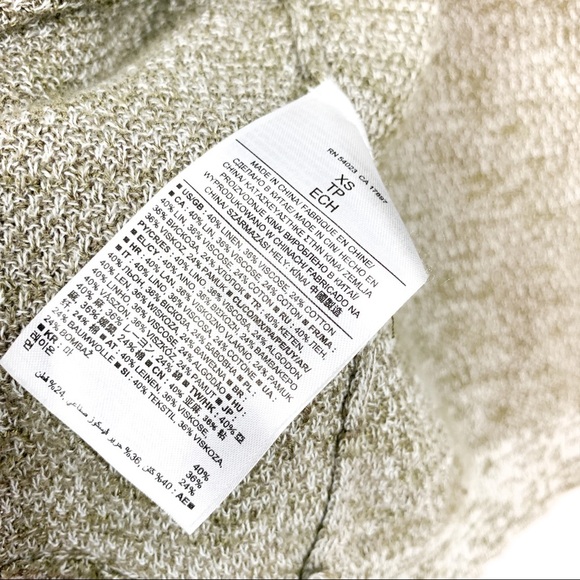 🌸2/$30🌸 Banana Republic Sweater with Open Back - Picture 7 of 8